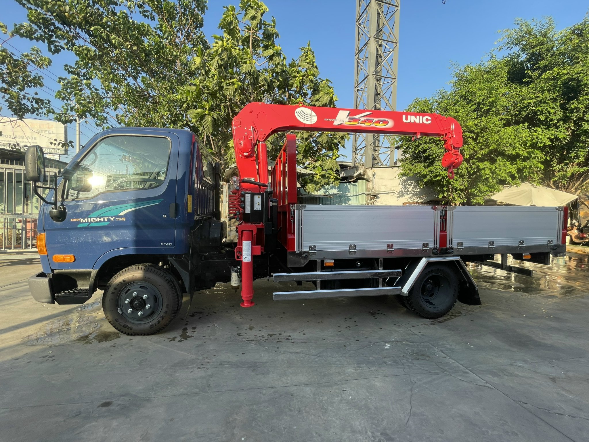 MIGHTY 75S GẮN CẨU UNIC 3 TẤN TẢI 2.5 TẤN