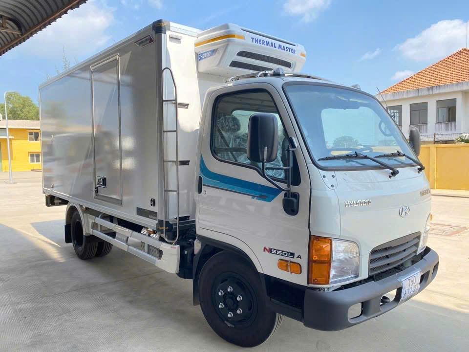 HYUNDAI MIGHTY N55OLA ĐÔNG LẠNH QUYỀN AUTO